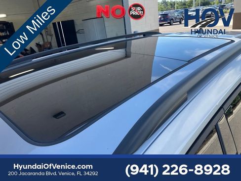 Used 2024 Volkswagen Tiguan SE R-Line FWD image 12