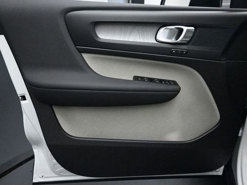 New 2026 Volvo XC40 B5 Plus w/ Protection Package Premier image 20