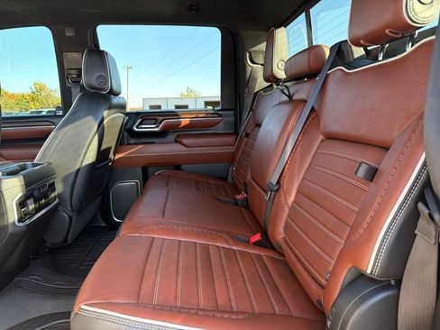 Used 2024 GMC Sierra 2500 Denali Ultimate AWD/4WD image 19