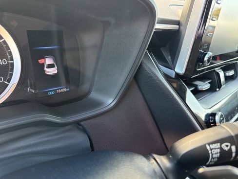 Used 2020 Toyota Corolla SE w/ Carpet Mat Package (TMS) image 6