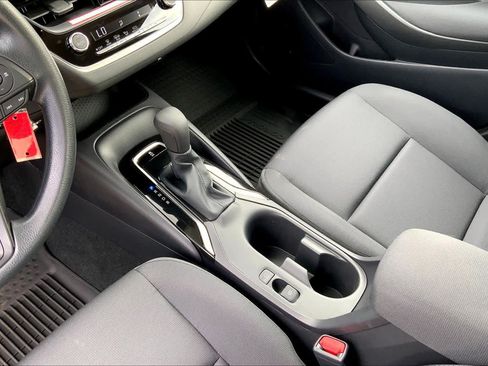 Used 2026 Toyota Corolla LE FWD image 16