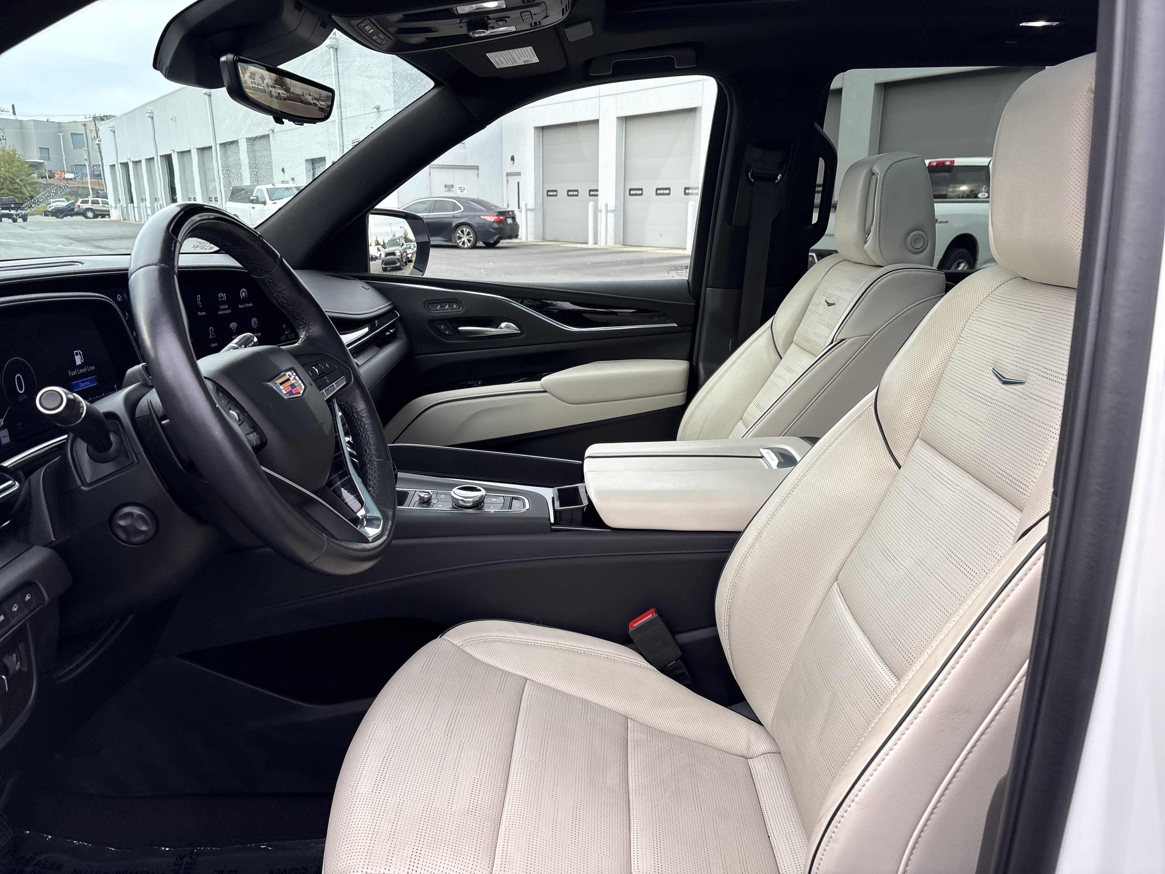 Used 2023 Cadillac Escalade Sport w/ LPO, ONYX Package AWD/4WD image 18