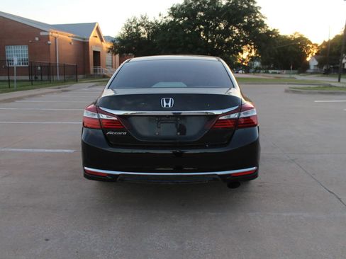 Used 2016 Honda Accord LX image 13