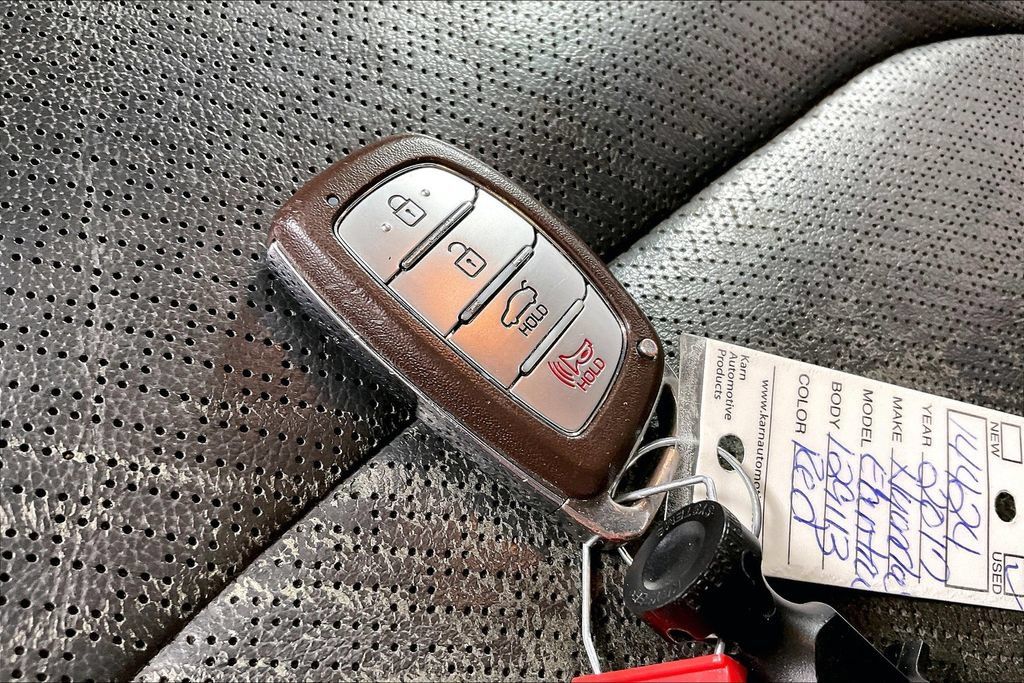 Used 2017 Hyundai Elantra Limited FWD image 9