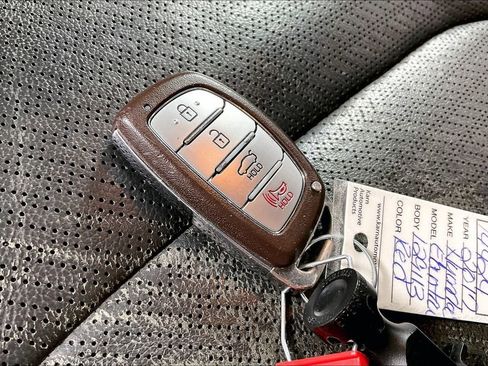 Used 2017 Hyundai Elantra Limited image 9