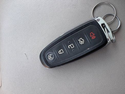 Used 2013 Lincoln MKX AWD image 20