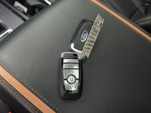 Used 2023 Ford Expedition Platinum image 33