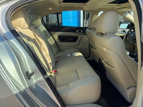 Used 2013 Lincoln MKS AWD image 18