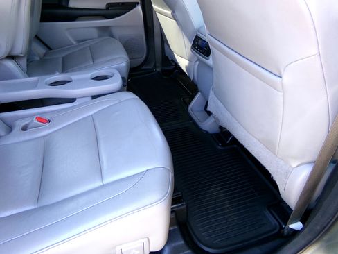Used 2015 Toyota Highlander XLE image 23