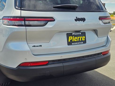 New 2025 Jeep Grand Cherokee L Altitude AWD/4WD image 7