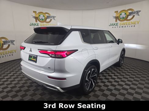Used 2024 Mitsubishi Outlander AWD image 8