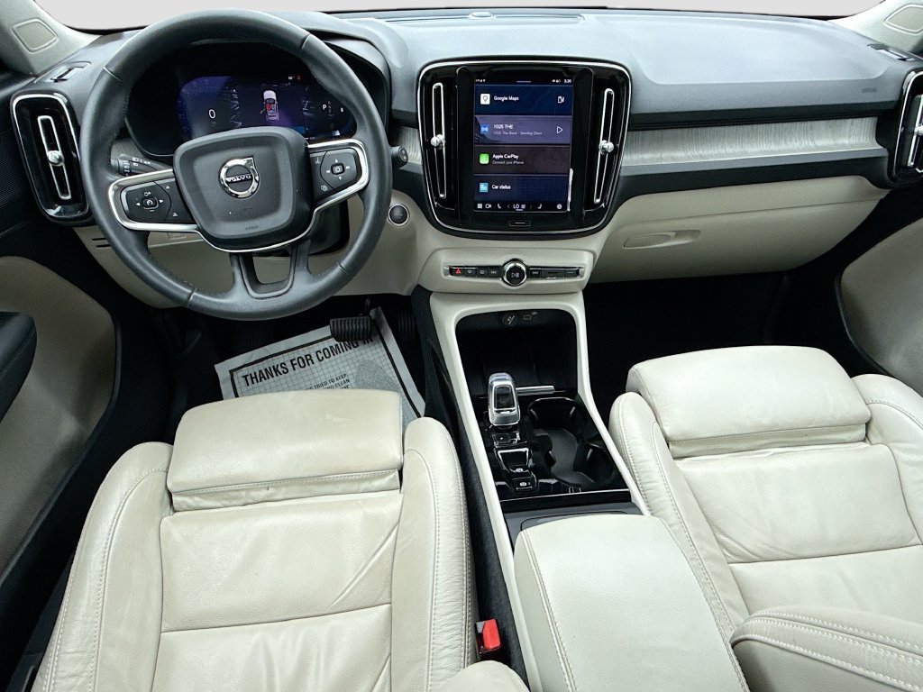 Used 2023 Volvo XC40 B5 Plus AWD/4WD image 16