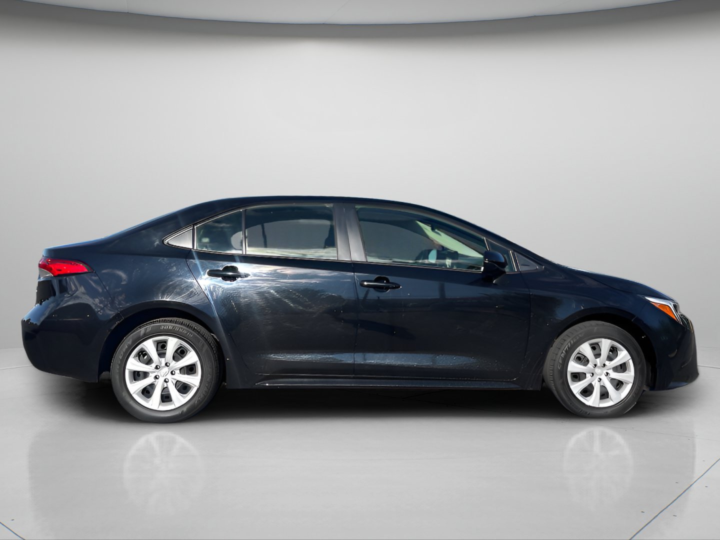 Used 2024 Toyota Corolla LE FWD image 5