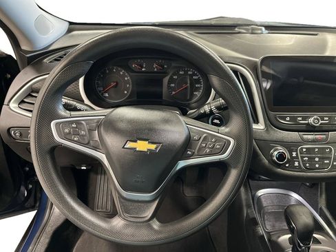 Used 2022 Chevrolet Malibu LT FWD image 12