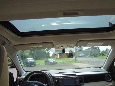 Used 2013 Toyota RAV4 XLE AWD/4WD image 10