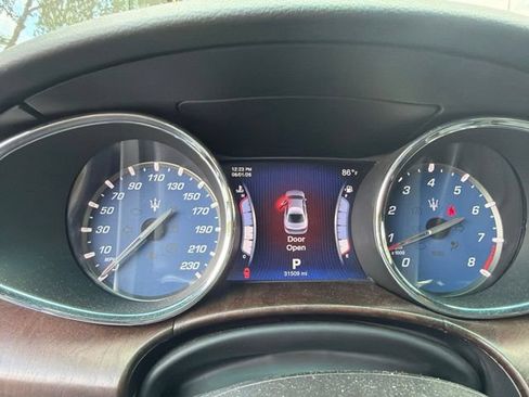 Used 2014 Maserati Quattroporte GTS RWD image 2