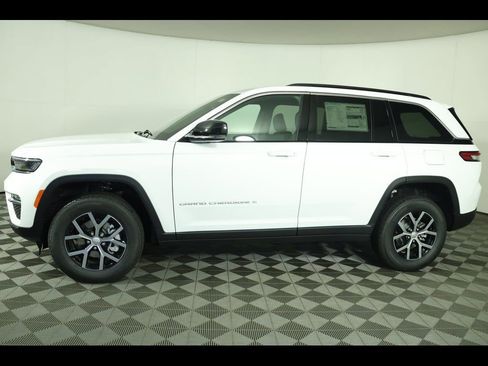 New 2025 Jeep Grand Cherokee Limited image 13