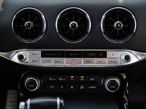 Used 2019 Kia Stinger GT1 RWD image 34