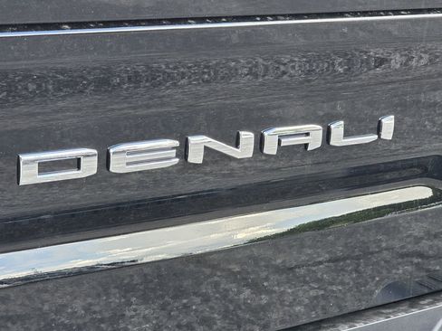 New 2025 GMC Sierra 1500 Denali image 9