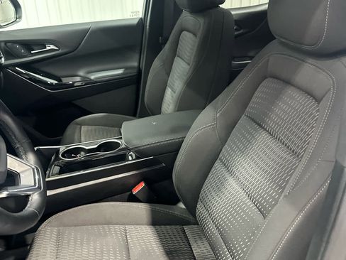 Used 2025 Chevrolet Equinox LT FWD image 17
