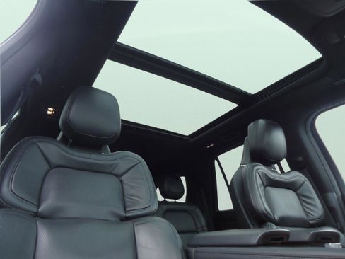 Used 2023 Lincoln Navigator Reserve image 34