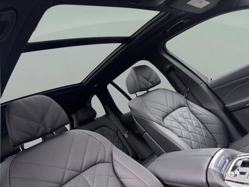 Used 2026 BMW X5 xDrive50e w/ M Sport Package image 30