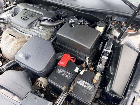 Used 2015 Toyota Camry SE FWD image 13