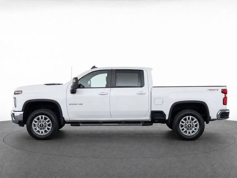 Used 2025 Chevrolet Silverado 2500 LT w/ Convenience Package AWD/4WD image 4