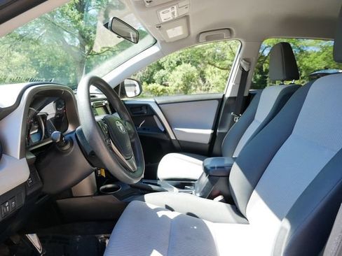 Used 2015 Toyota RAV4 LE AWD/4WD image 8