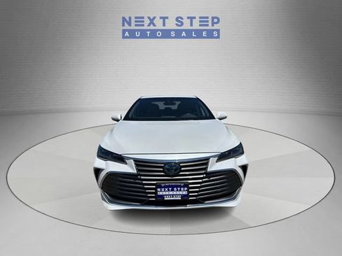 Used 2020 Toyota Avalon Limited w/ Advanced Safety Package FWD image 2