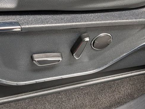 Used 2022 Ford F150 Lariat w/ Equipment Group 502A High image 12