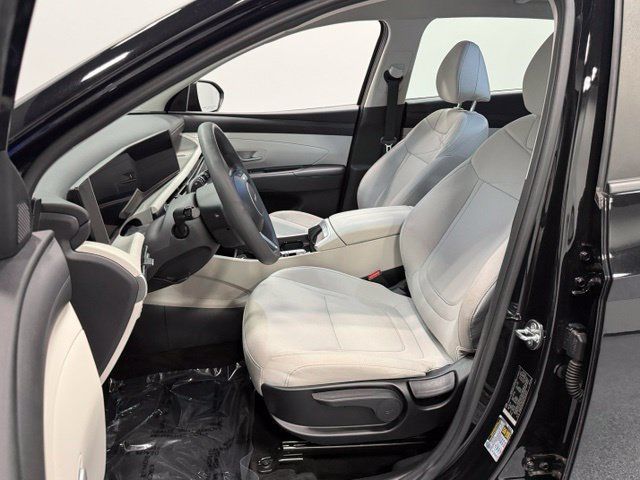 Used 2025 Hyundai Tucson SE FWD image 10