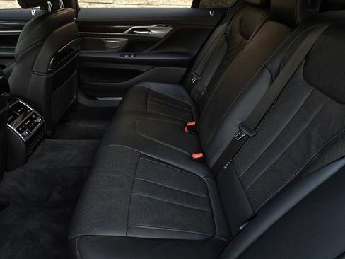Used 2022 BMW 740i w/ M Sport Package RWD image 15