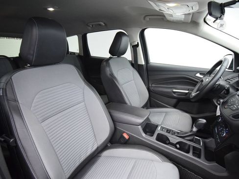 Used 2018 Ford Escape SE w/ SE Sport Appearance Package FWD image 13