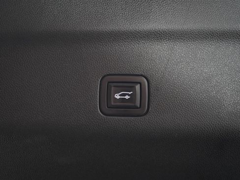 Used 2022 GMC Yukon XL Denali AWD/4WD image 12