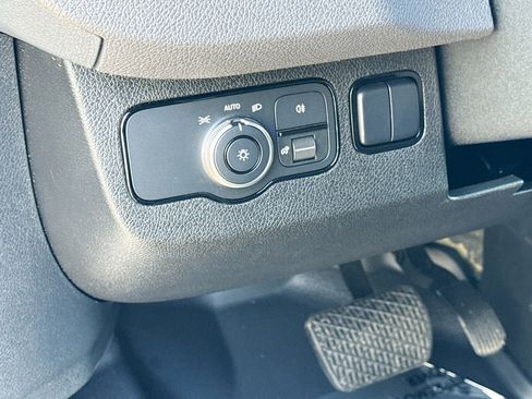 Used 2025 Mercedes-Benz Sprinter 2500 image 10