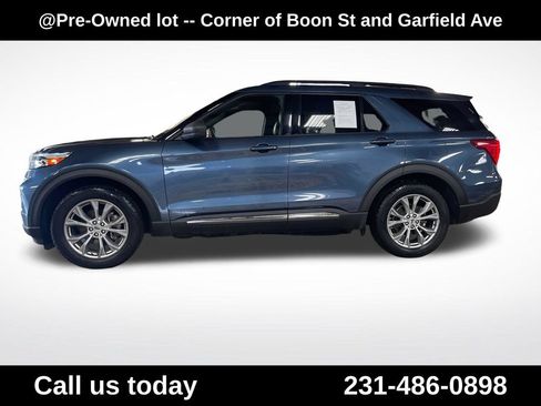 Used 2020 Ford Explorer XLT w/ Equipment Group 202A AWD/4WD image 2