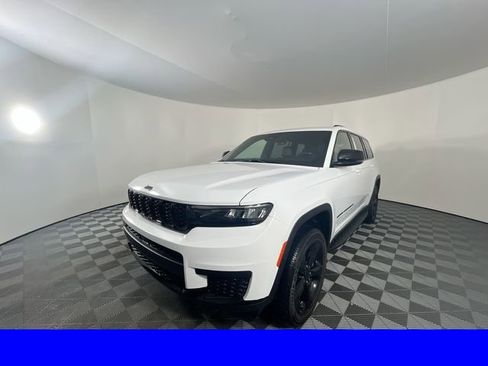 New 2025 Jeep Grand Cherokee L Altitude image 5