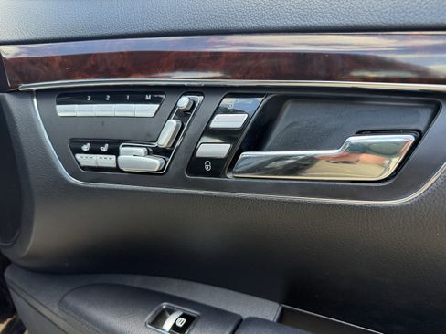 Used 2011 Mercedes-Benz S 550 image 10