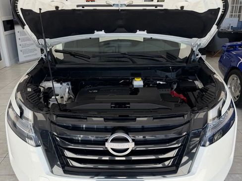 Used 2022 Nissan Pathfinder SV w/ SV Black Package image 34