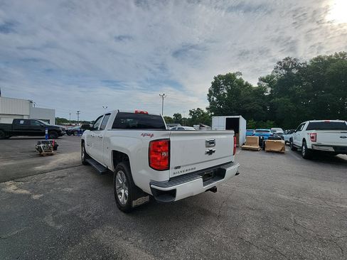Used 2017 Chevrolet Silverado 1500 Custom w/ Custom Convenience Package AWD/4WD image 3