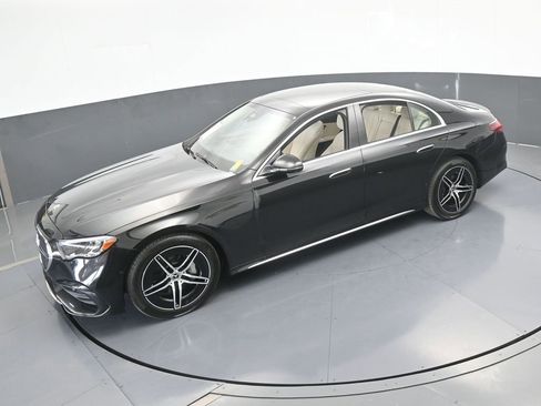 Used 2025 Mercedes-Benz E 350 4MATIC Sedan image 52