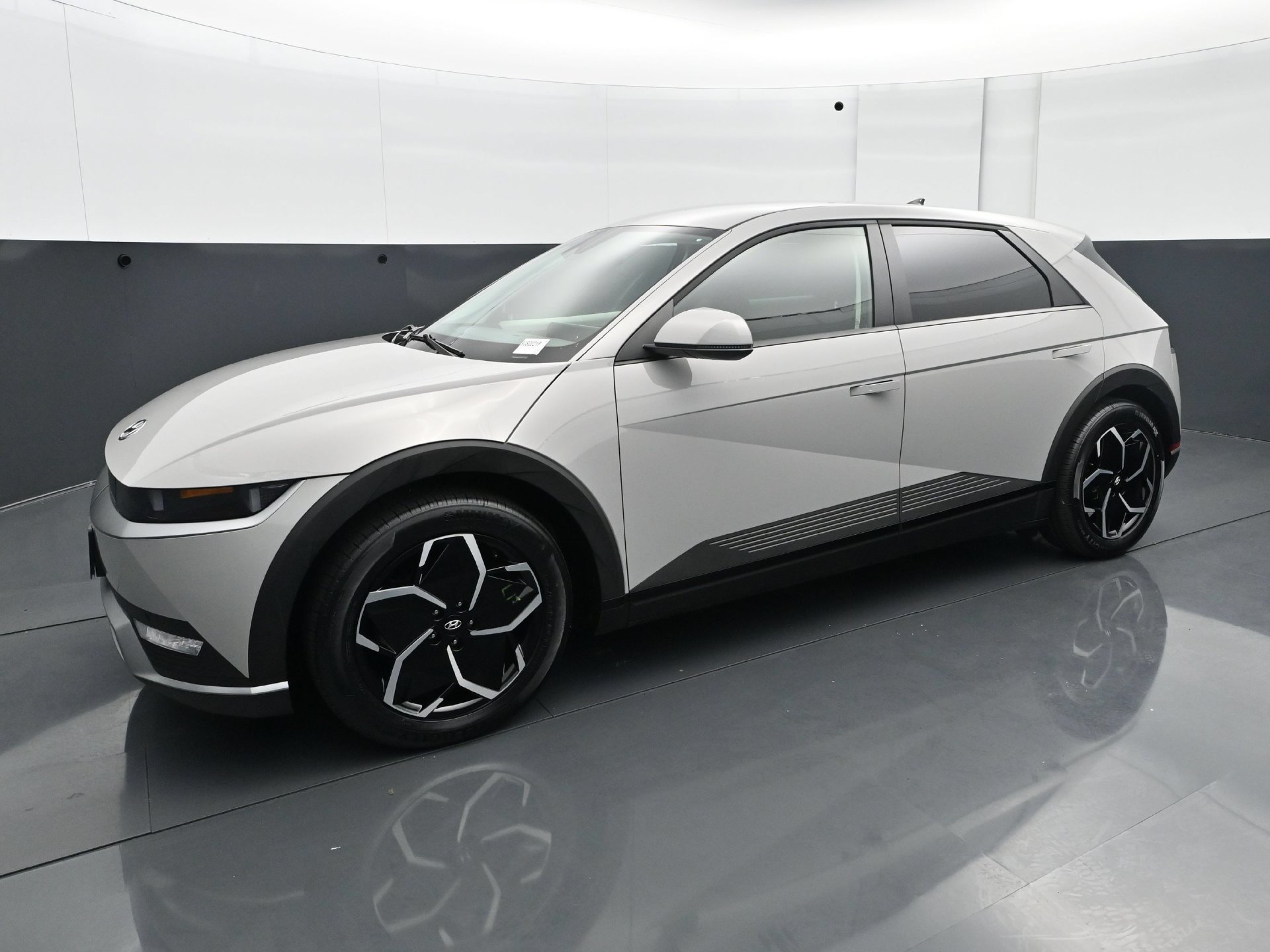Certified 2024 Hyundai Ioniq 5 SEL AWD/4WD image 2