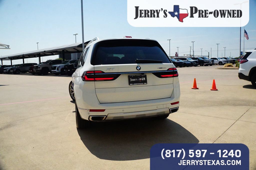 Used 2023 BMW X7 xDrive40i w/ Premium Package AWD/4WD image 4