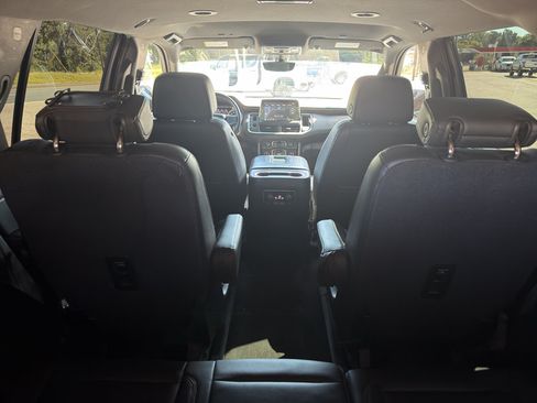 Used 2021 Chevrolet Tahoe High Country RWD image 12