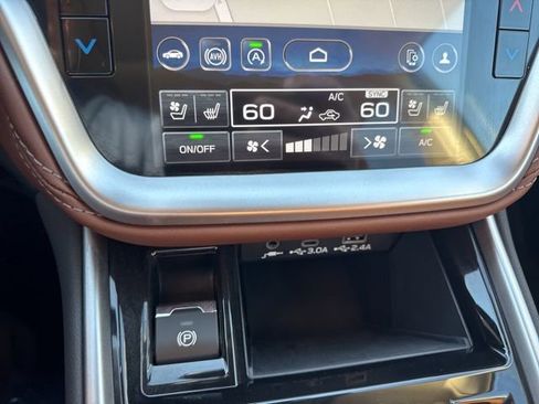 Used 2025 Subaru Outback Touring image 18