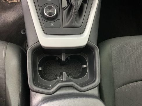 Used 2024 Toyota RAV4 XLE AWD/4WD image 25