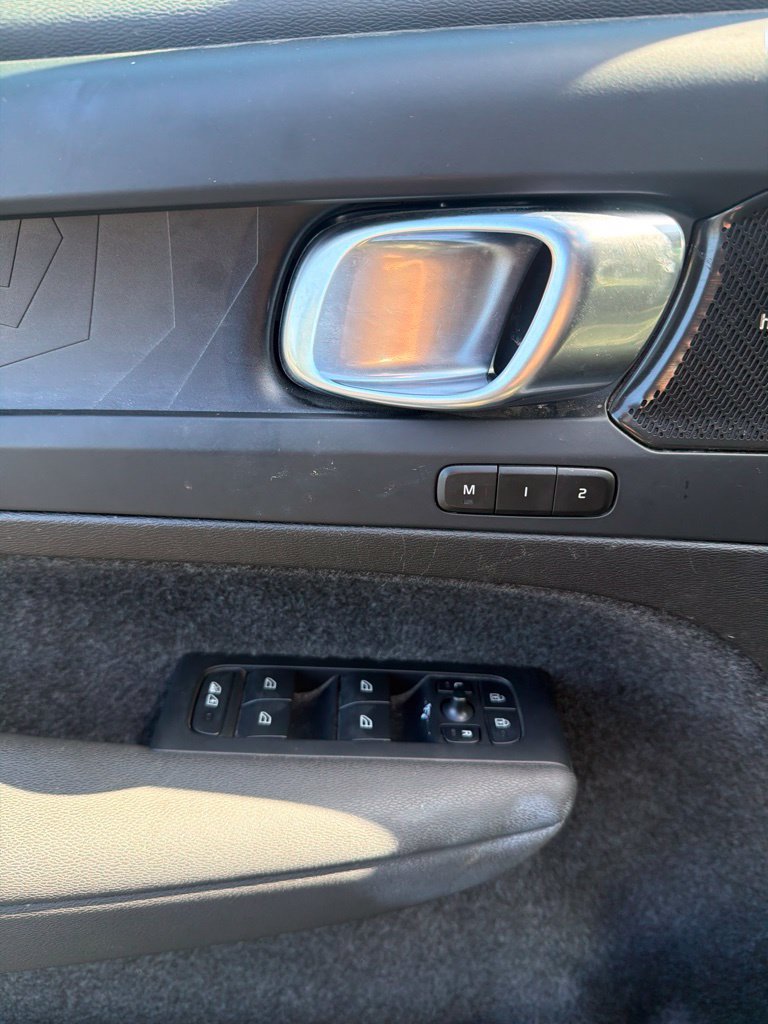 Certified 2023 Volvo XC40 Recharge Ultimate w/ Protection Package Premier AWD/4WD image 12