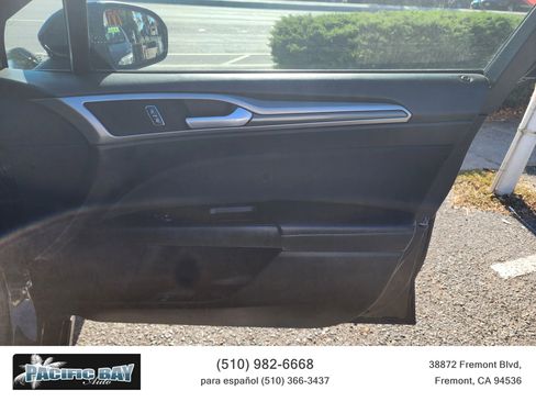 Used 2017 Ford Fusion SE w/ Equipment Group 601A image 22