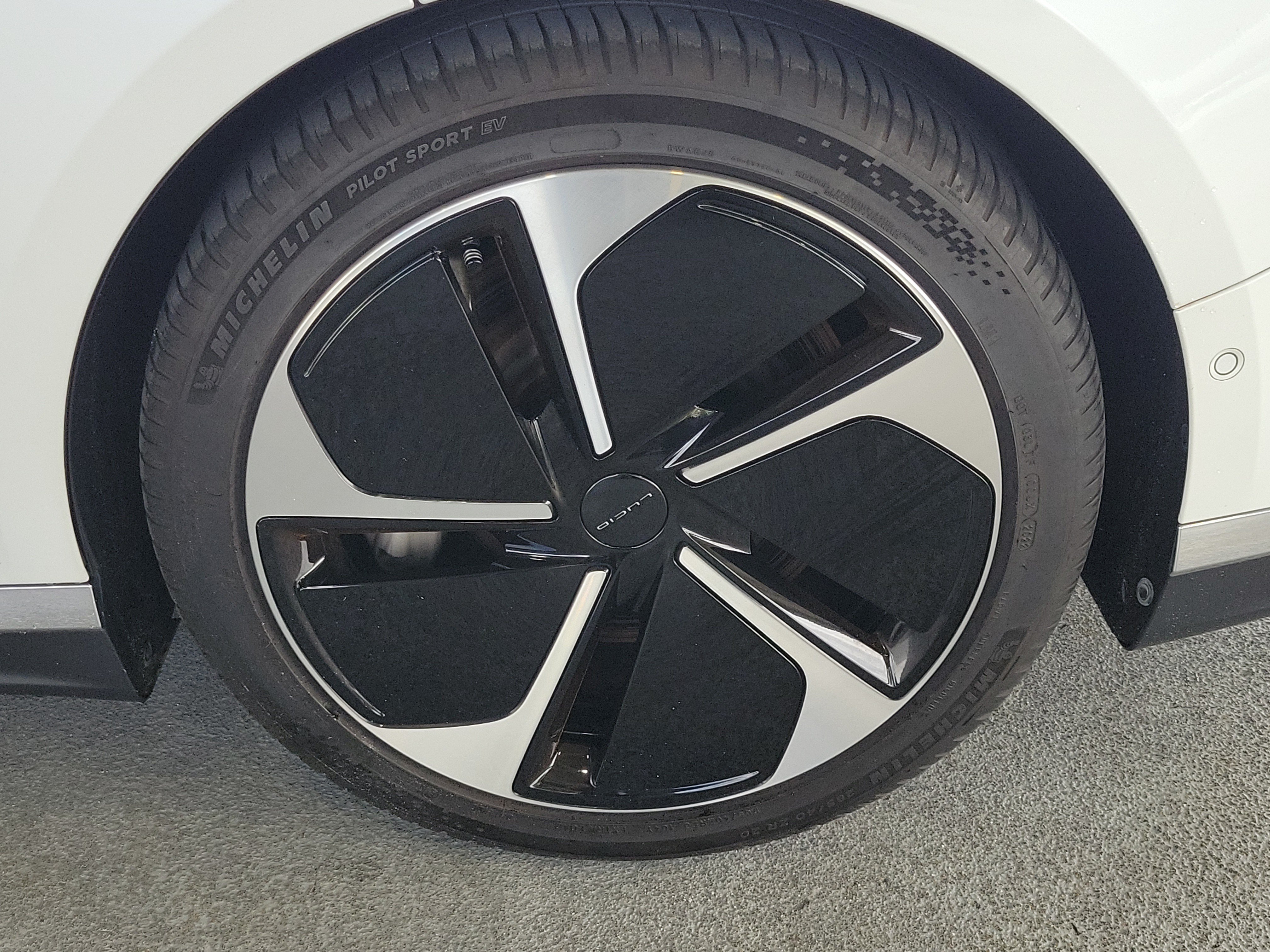 Used 2023 Lucid Air Touring AWD/4WD image 5